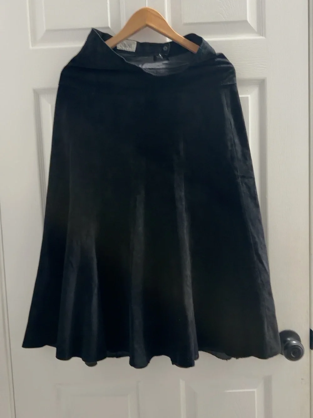 Maxima Black Circle Skirt – Flared Skater Silhouette